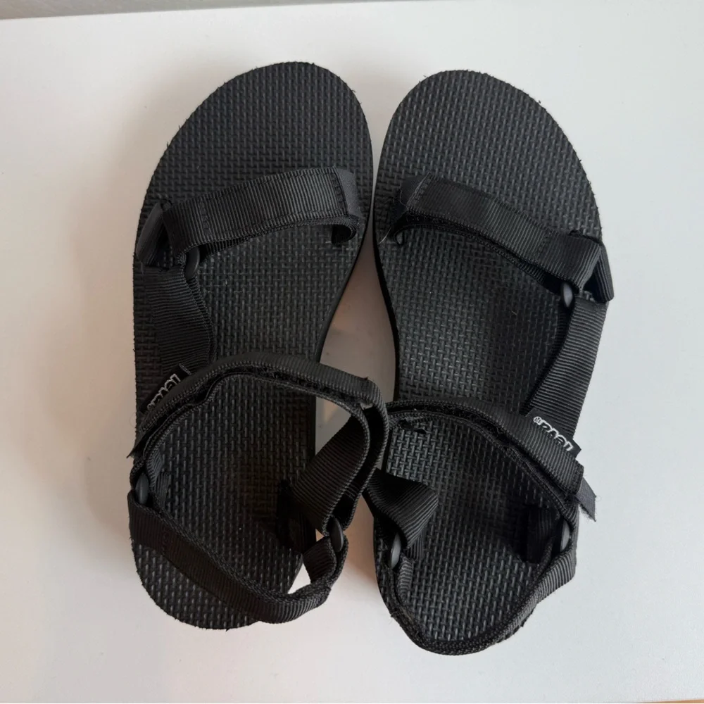 Teva Flatform Universal Sandal Black W6 - Picture 3 of 8